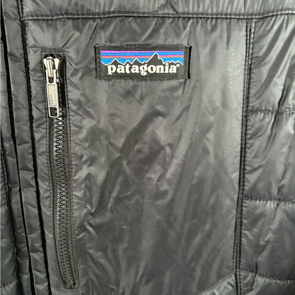 Patagonia Black Women's Puffer Jacket - Picture 2 of 4